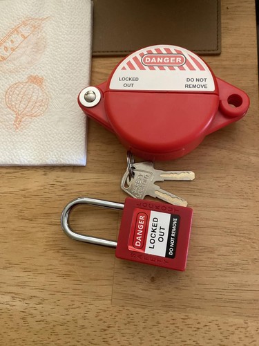 Gate valve lockout hose - valve, bib